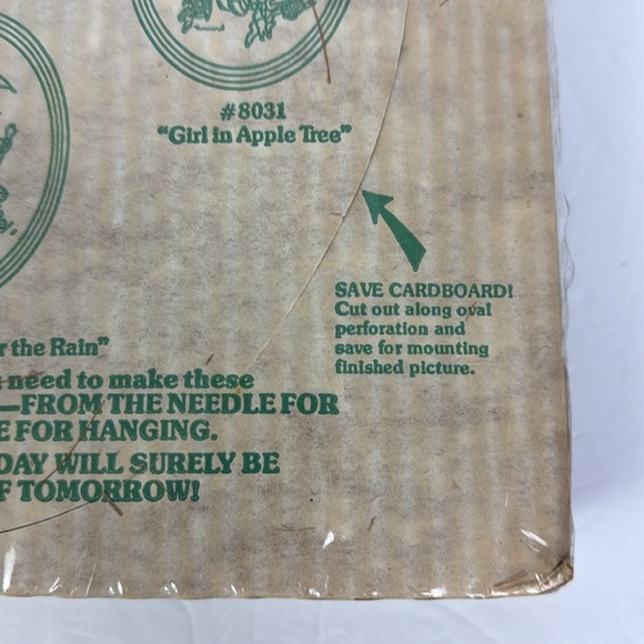 Vtg 70s Hummel Crewel Stitchery Kit Oval Frame Yarn Children Rain Umbrella NEW - Picture 8 of 8